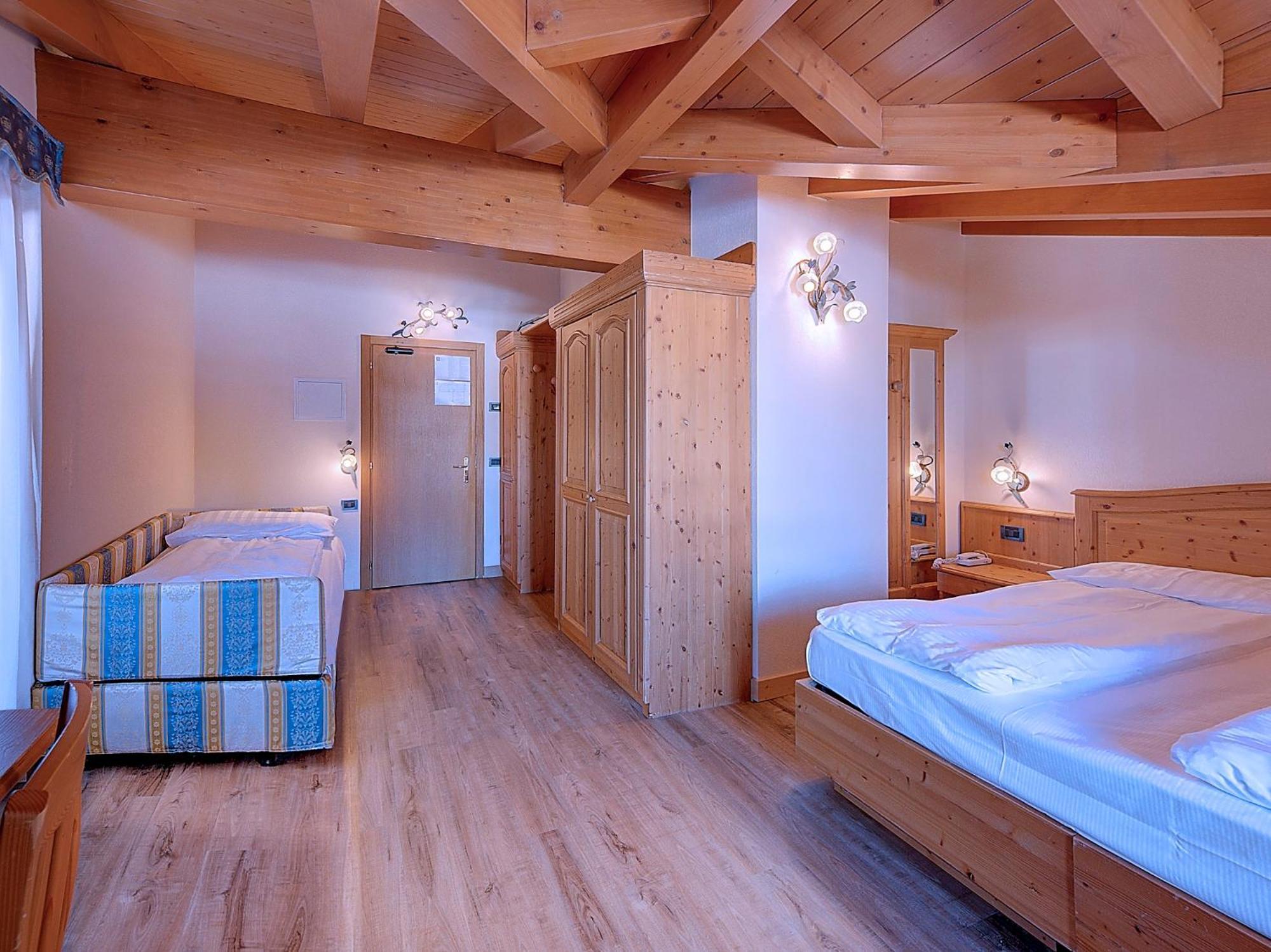 Hotel Madonna Delle Nevi Folgarida Exterior photo